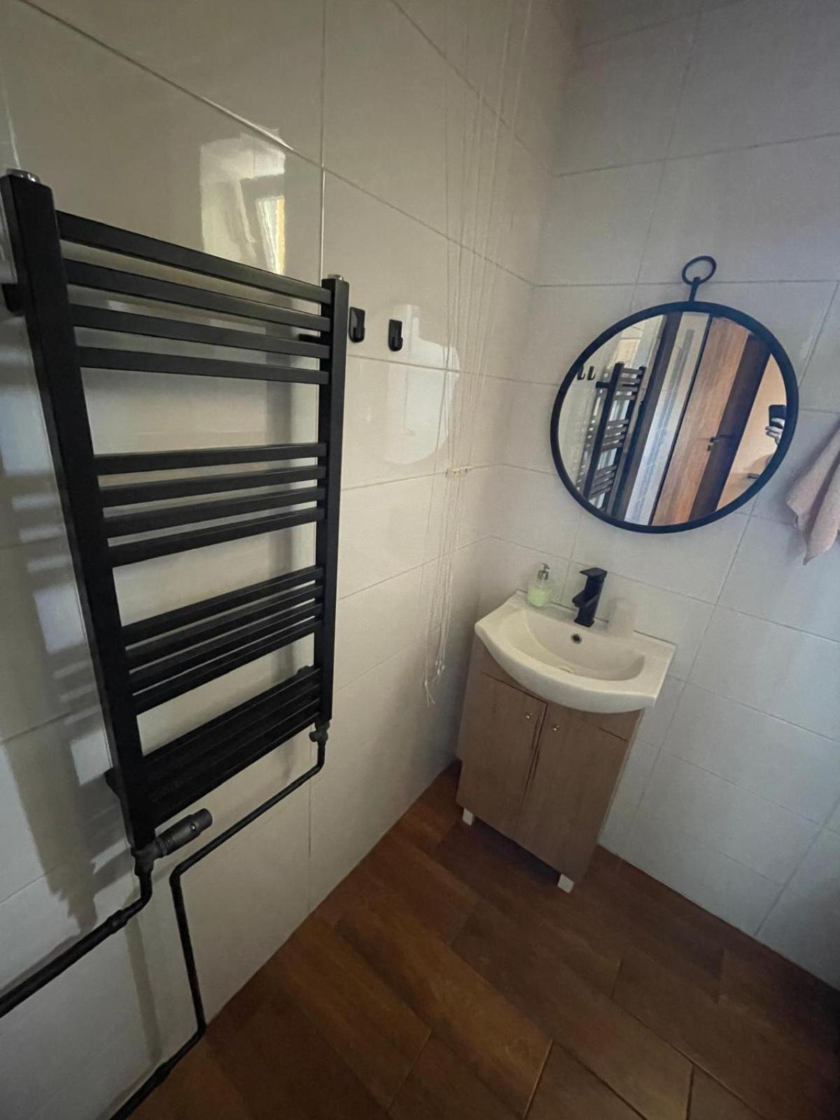 Mieszkanie Na Osiedlu Siedemsetlecia Uniejow Bagian luar foto