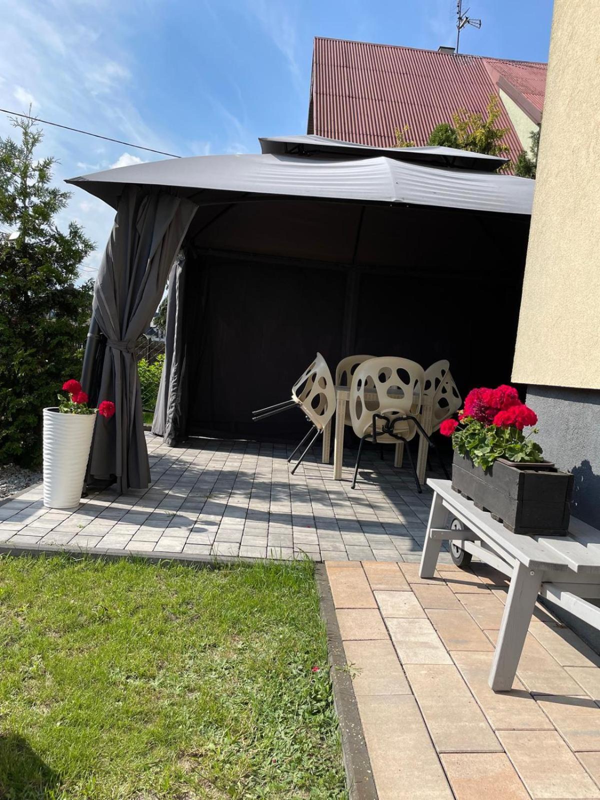 Mieszkanie Na Osiedlu Siedemsetlecia Uniejow Bagian luar foto